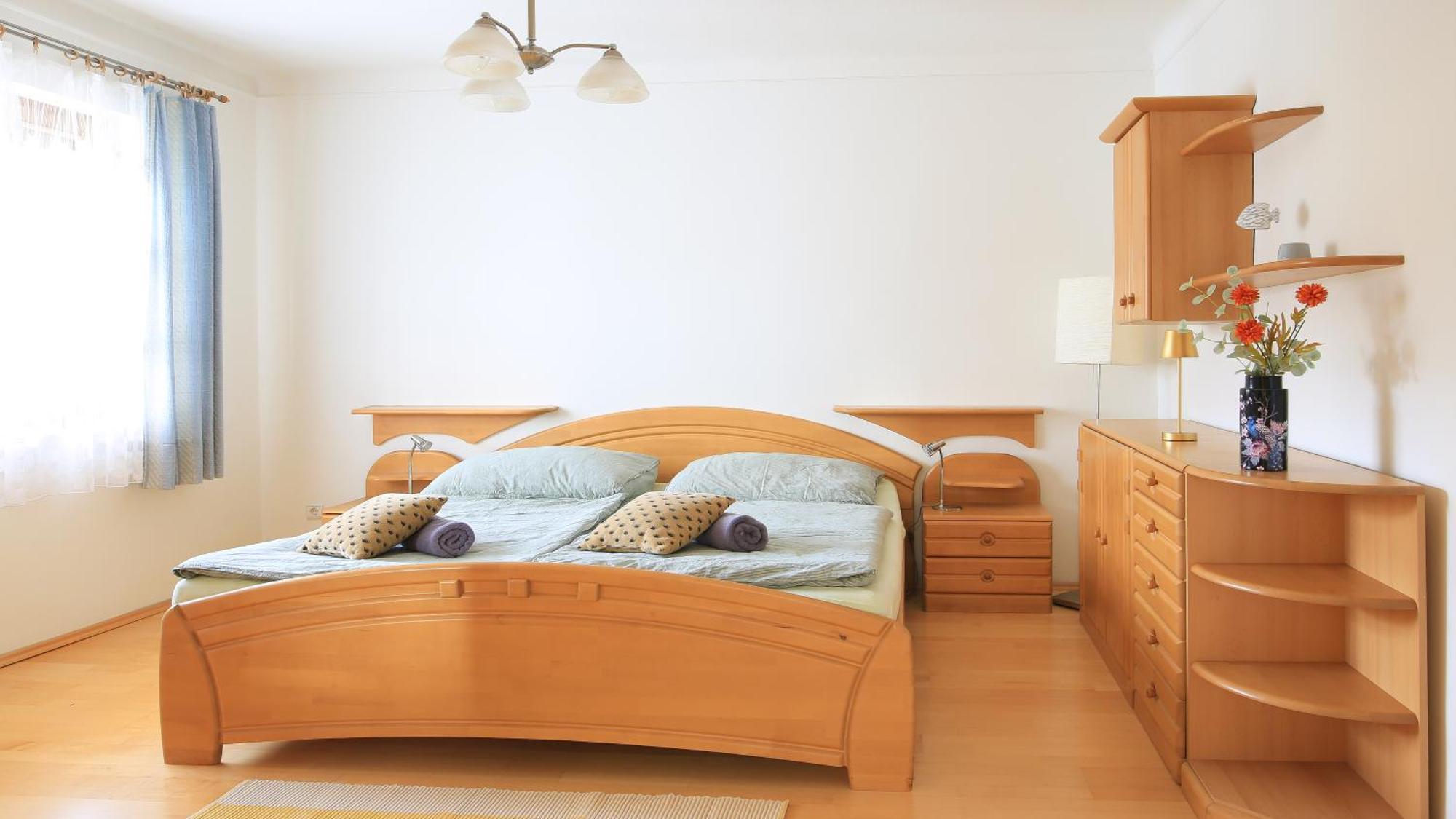 Zwei Schlafzimmer Ferienapartment Anna Am Stubenbergsee Inklusive Vier E-Bikes Bagian luar foto